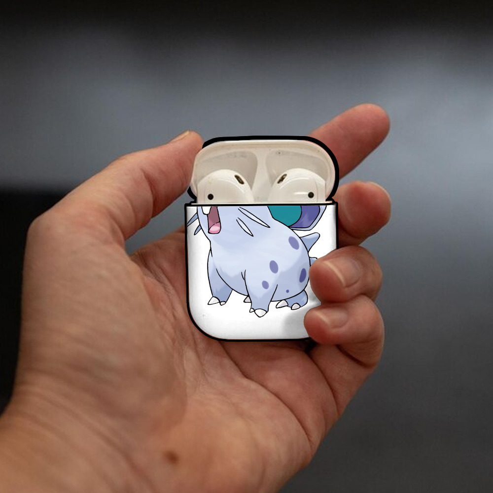 ポケットモンスター Pokémon AirPods 第2世代保護ケース ハードシェル ブラック 耐衝撃・防指紋・カラビナ付き