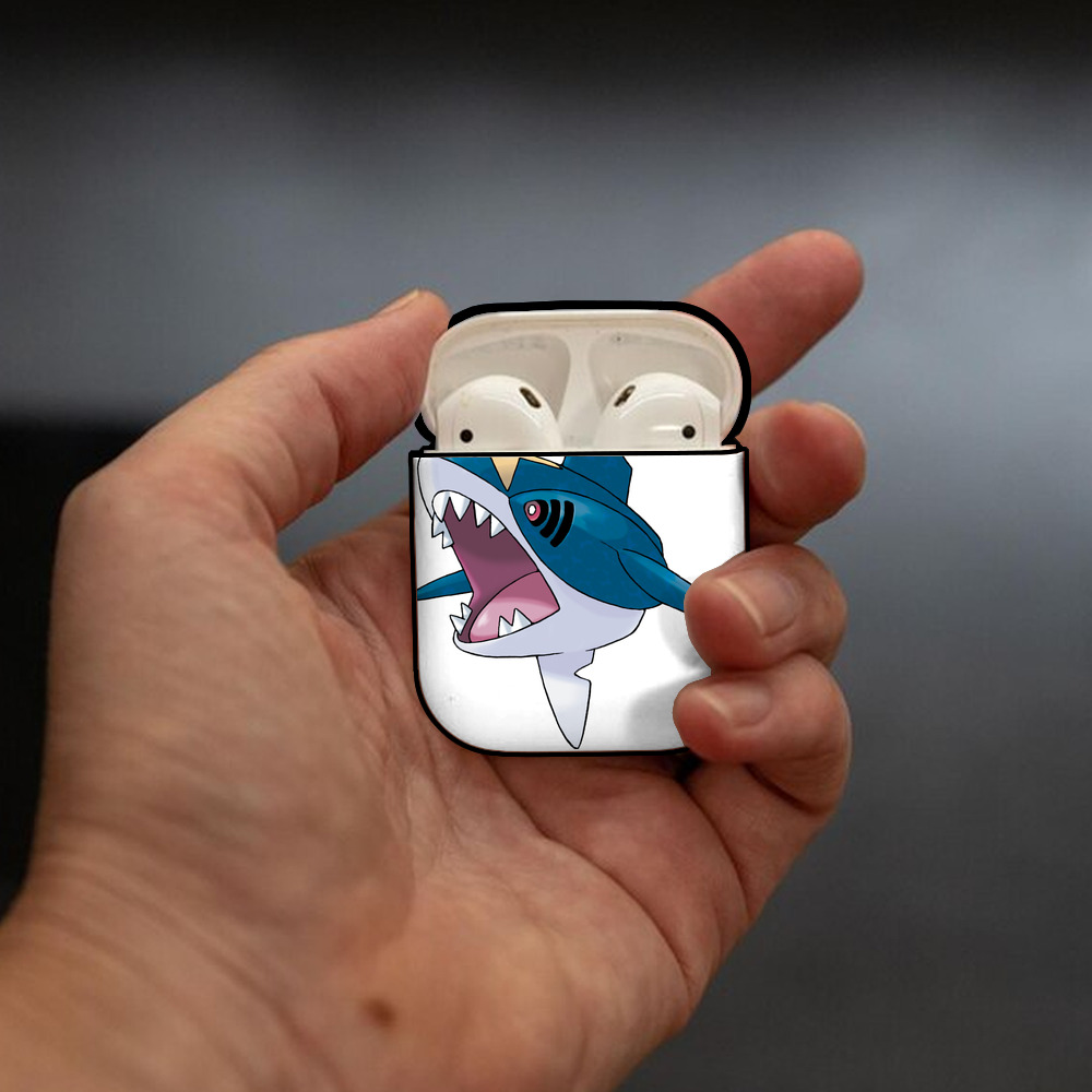 ポケットモンスター Pokémon AirPods 第2世代保護ケース ハードシェル ブラック 耐衝撃・防指紋・カラビナ付き